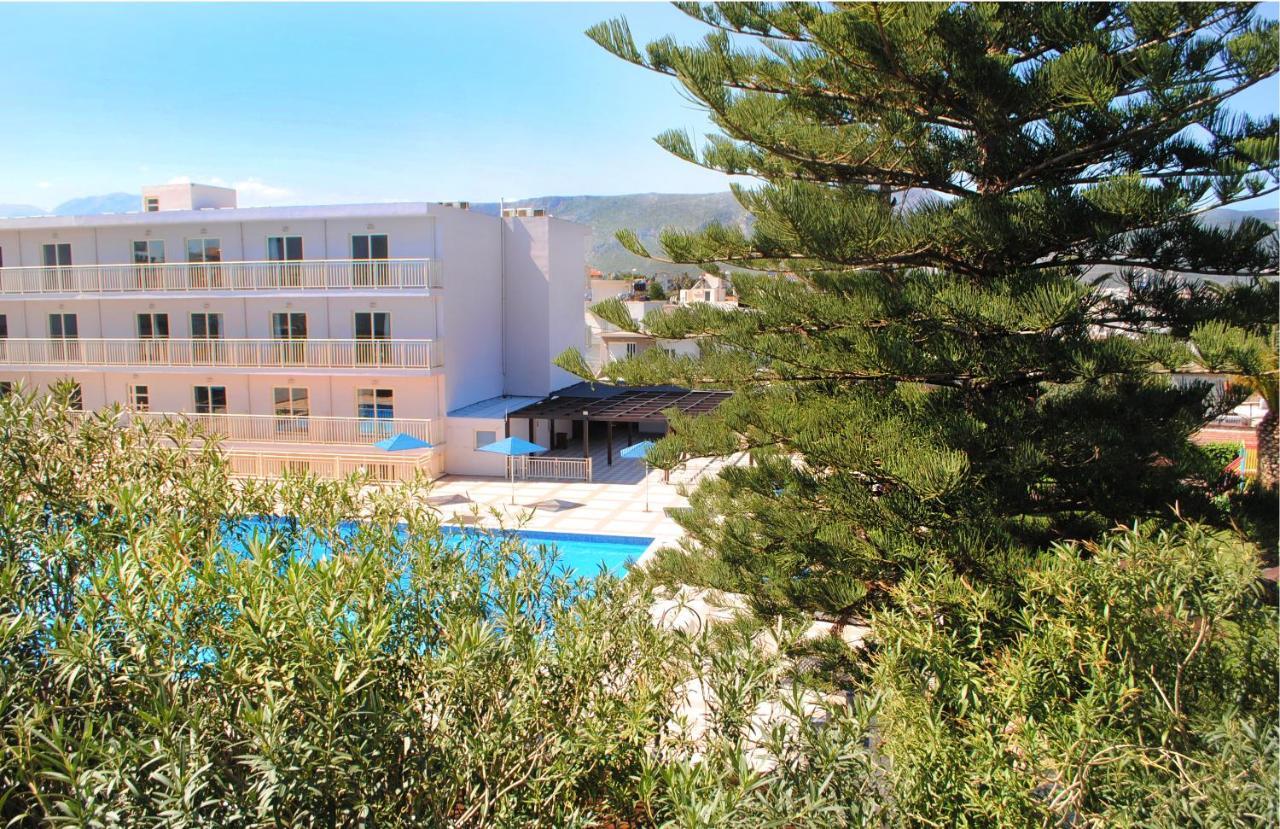 Kostas Maria Apartment *